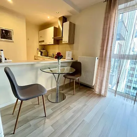 Inside * ワルシャワ