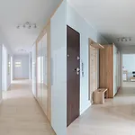 Inside * ורשה